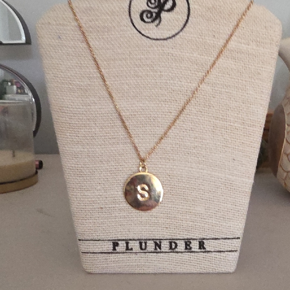 Plunder Gold 'S' Pendant Necklace
